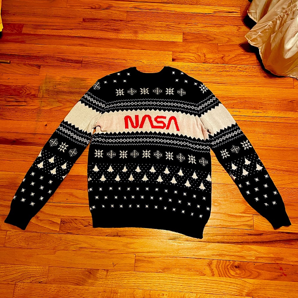 NASA Christmas Sweater, Men’s SIZE M